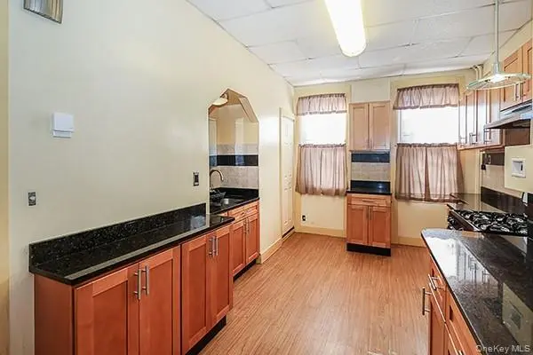 60-64 54th PL, Maspeth, NY 11378