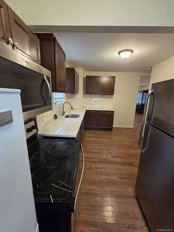 10 N 15th ST, Wyandanch, NY 11798