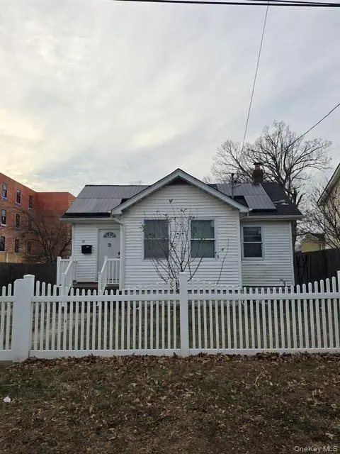 10 N 15th ST, Wyandanch, NY 11798
