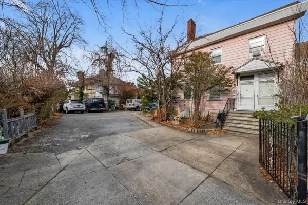 35-78/82 161st ST, Flushing, NY 11358