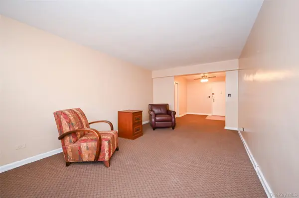 33-26 92 ST #4X, Jackson Heights, NY 11372