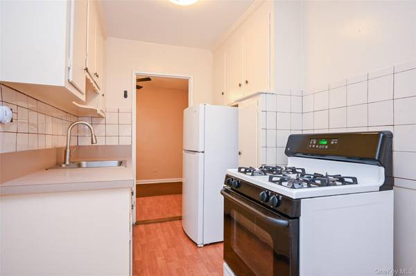 33-26 92 ST #4X, Jackson Heights, NY 11372