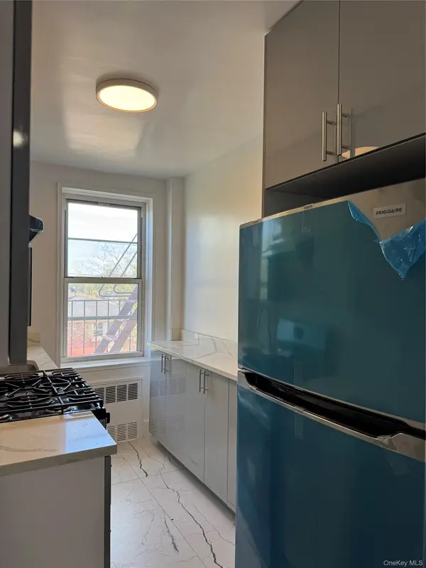 222-89 Braddock AVE #3-E, Bellerose, NY 11428