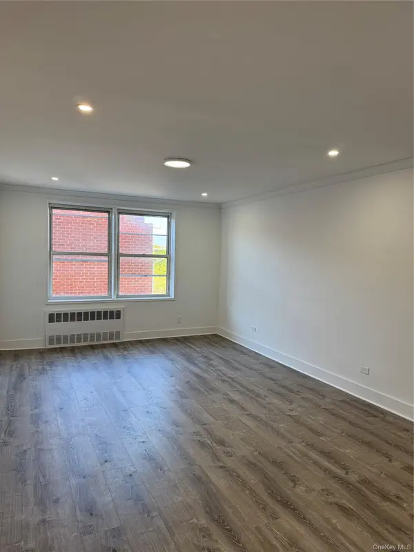 222-89 Braddock AVE #3-E, Bellerose, NY 11428