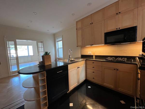 52-62 68th ST, Maspeth, NY 11378