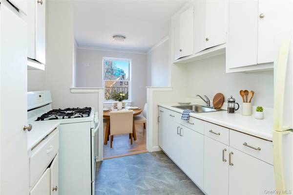 474 W 238th ST #4I, Bronx, NY 10463