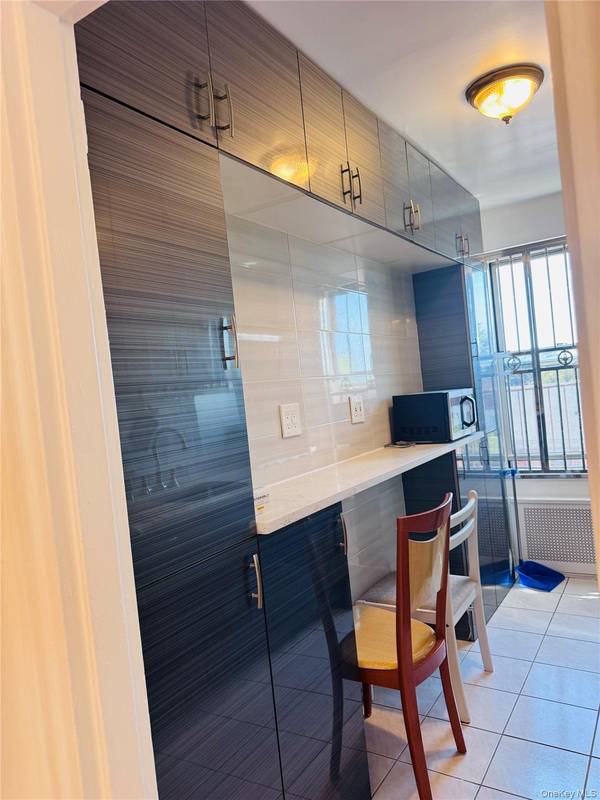 138-29 Jewel Ave #3D, Flushing, NY 11367
