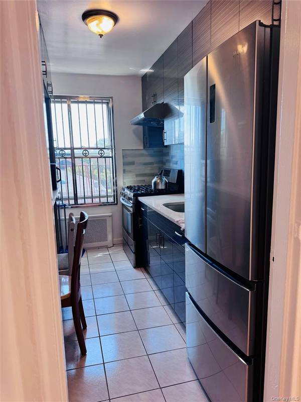 138-29 Jewel Ave #3D, Flushing, NY 11367