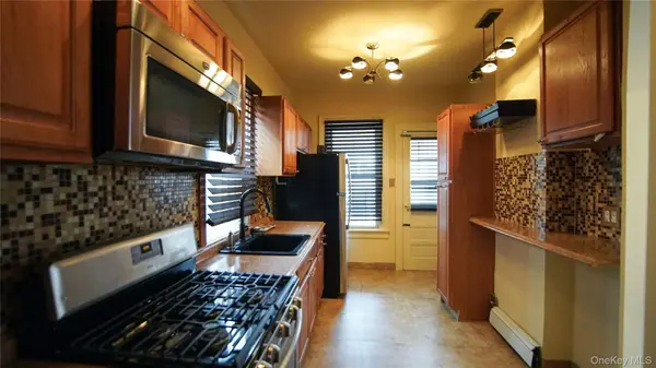 1718 Melville ST, Bronx, NY 10460