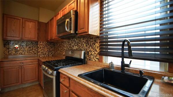 1718 Melville ST, Bronx, NY 10460
