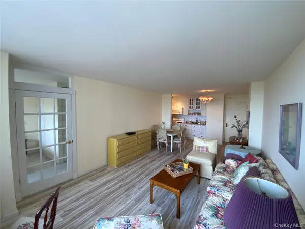 27010 Grand Central Pkwy #10X, Floral Park, NY 11005