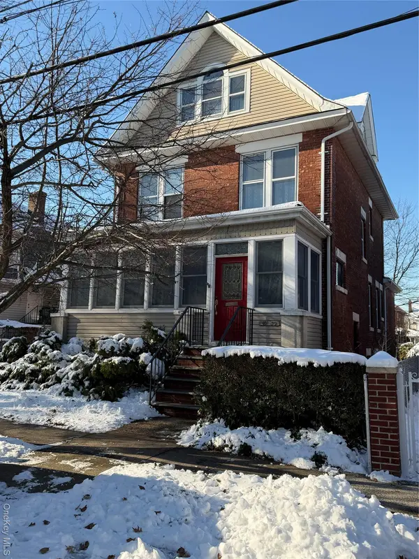 4032 195th ST, Flushing, NY 11358