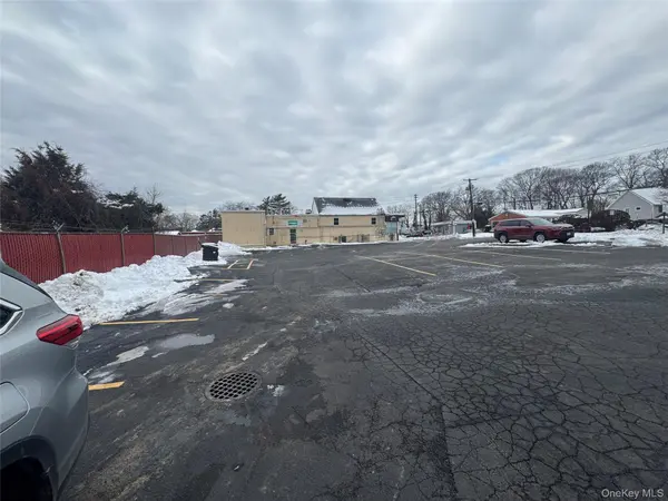 1217 25A, Smithtown, NY 11787