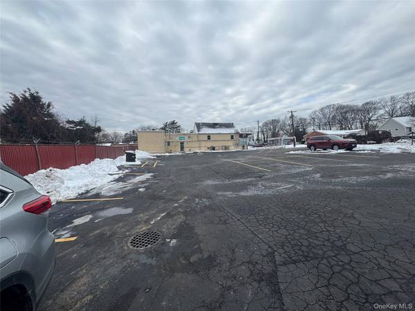 1217 25A, Smithtown, NY 11787