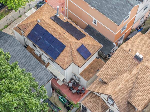 1805 Lacombe AVE, Bronx, NY 10473