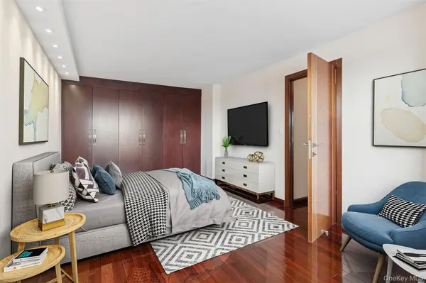 110-11 Queens BLVD #14A, Forest Hills, NY 11375