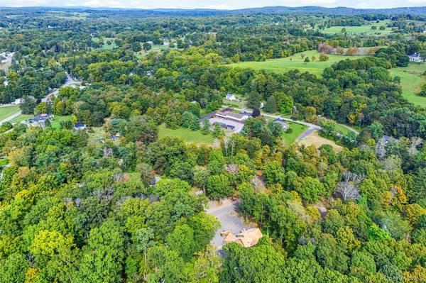 66 County House RD, Millbrook, NY 12545