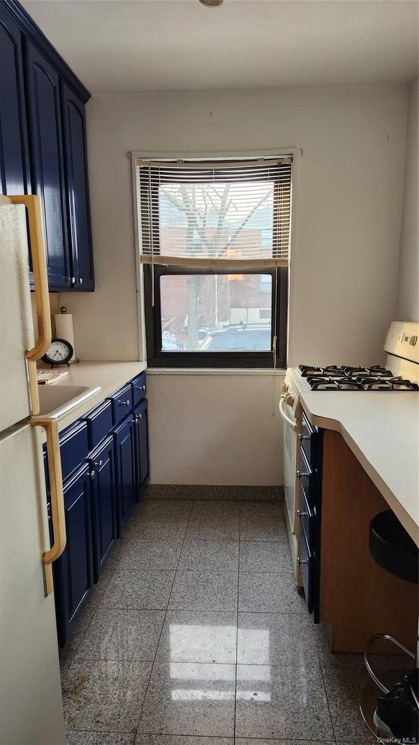 15-27 159 Street 159 Street #619, Whitestone, NY 11357