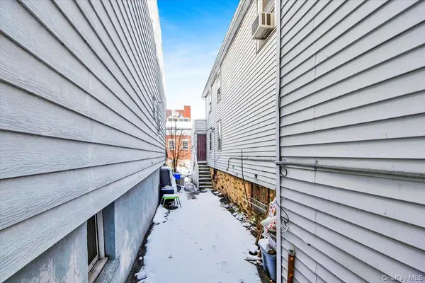 13 N 6th AVE, Mount Vernon, NY 10550