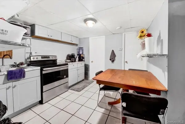 13 N 6th AVE, Mount Vernon, NY 10550