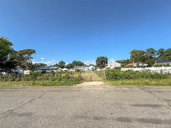 485 LOT A 42nd ST, North Lindenhurst, NY 11757