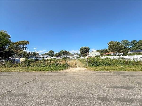 485 LOT B 42nd ST, North Lindenhurst, NY 11757