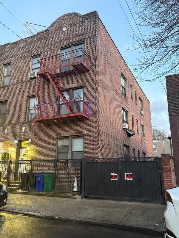 2269 27th ST, Astoria, NY 11105