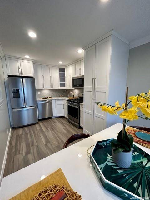 100 Terrace RD #I5526, Bayport, NY 11705