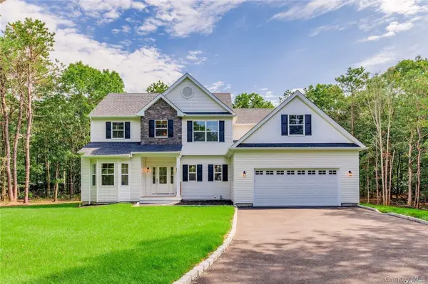 7 9th ST, Center Moriches, NY 11934