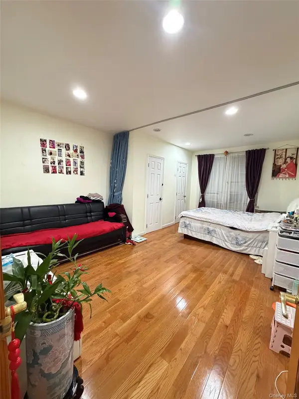 134-39 Blossom Ave #2G, Flushing, NY 11355