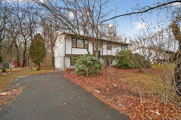 53 Mallory RD, Spring Valley, NY 10977