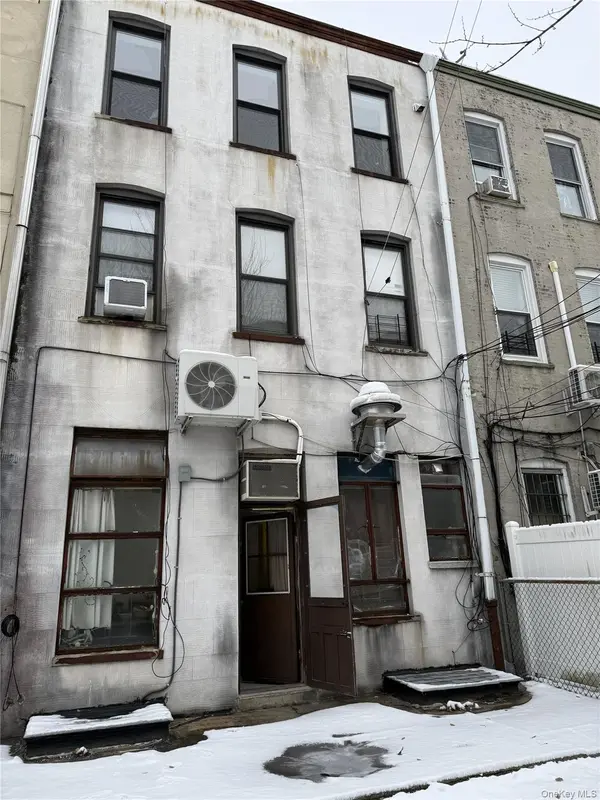 Address not disclosed, Ridgewood, NY 11385
