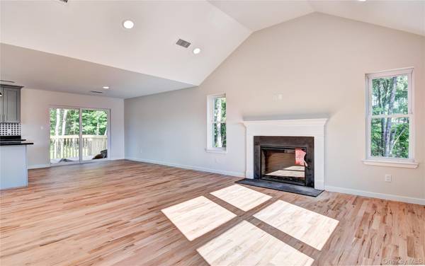 9 Black Gum CT, Newburgh, NY 12550
