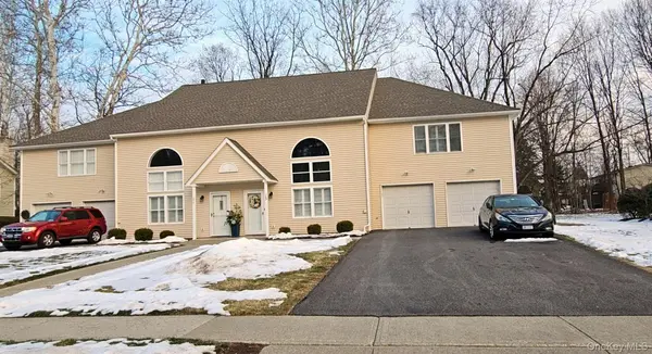 15 Village CV #15, Warwick, NY 10990