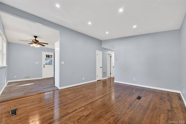2 The Curve RD, Rock Hill, NY 12775