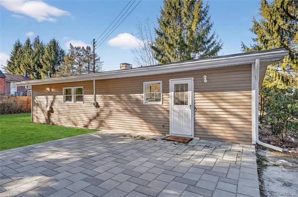 2 The Curve RD, Rock Hill, NY 12775