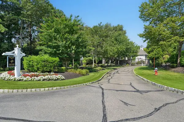 236 Encore BLVD, Eastport, NY 11941