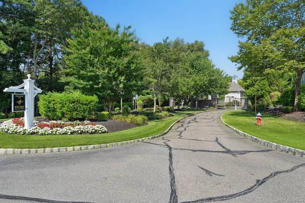 236 Encore BLVD, Eastport, NY 11941