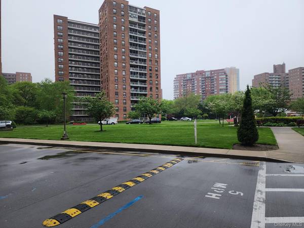 61-35 N 98th ST #St-G, Rego Park, NY 11374