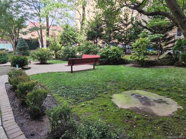 61-35 N 98th ST #St-G, Rego Park, NY 11374