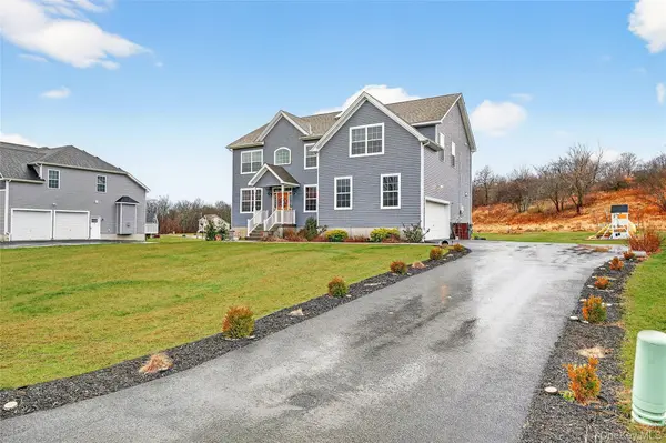 38 Highgrove DR, Washingtonville, NY 10992