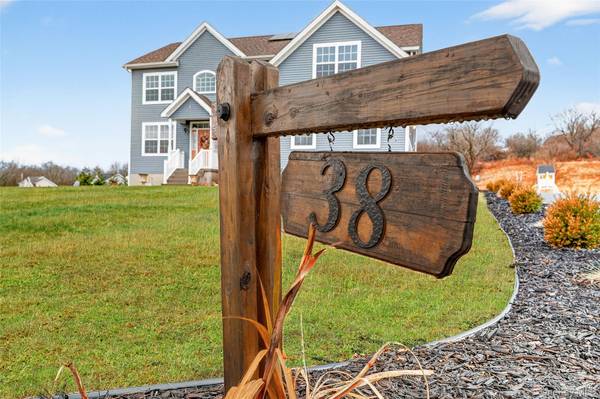 38 Highgrove DR, Washingtonville, NY 10992