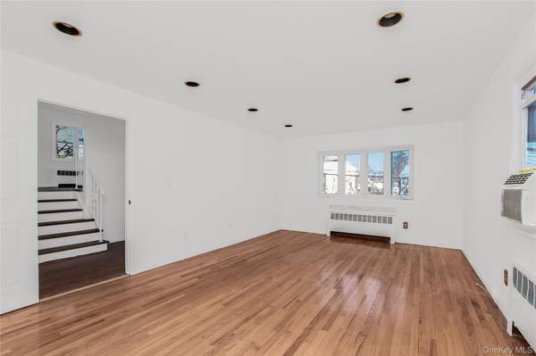 305 Glenbrook AVE, Yonkers, NY 10705
