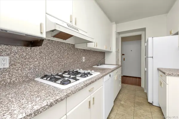 209-80 18 AVE #6D, Bayside, NY 11360