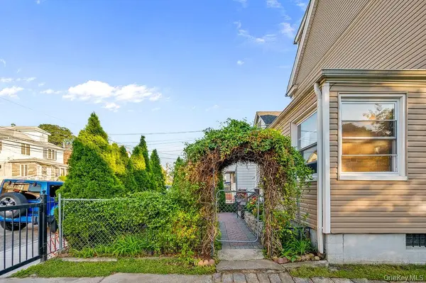27-28 Humphreys ST, East Elmhurst, NY 11369