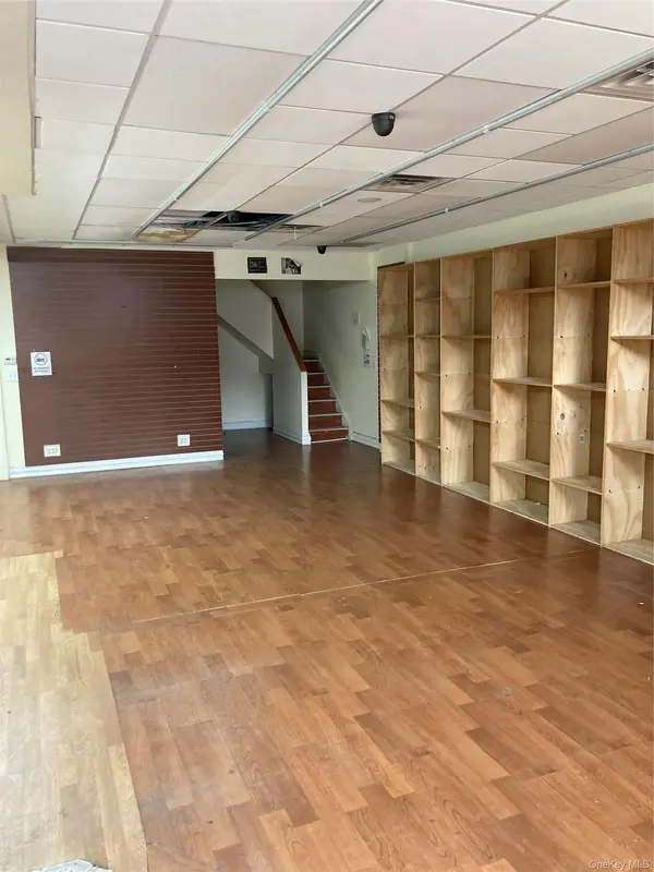 79-09 Metropolitan AVE, Middle Village, NY 11379