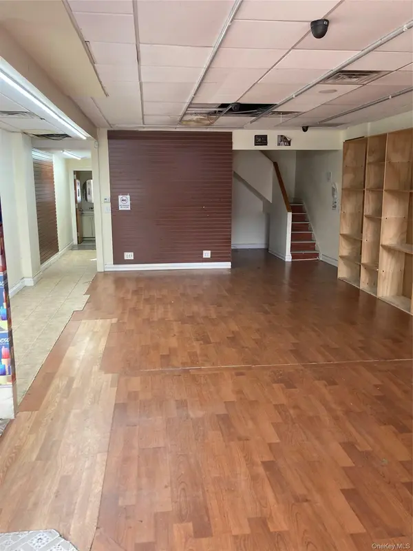 79-09 Metropolitan AVE, Middle Village, NY 11379