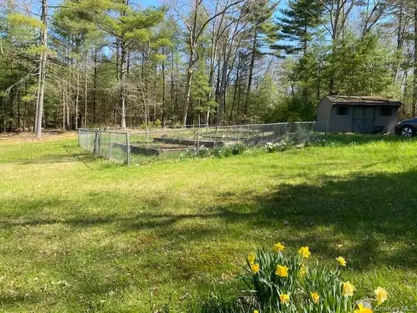 592 Proctor RD, Glen Spey, NY 12737