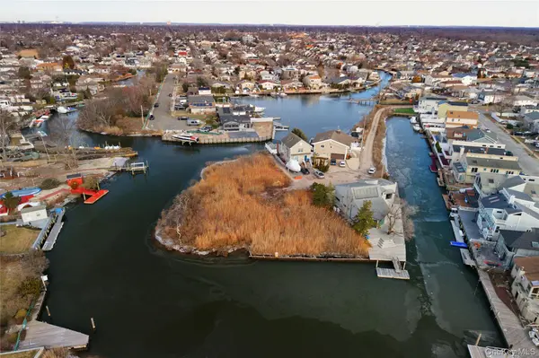 6 Island PLZ, Bellmore, NY 11710
