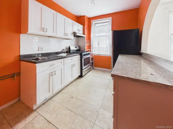 2924 Yates AVE, Bronx, NY 10469